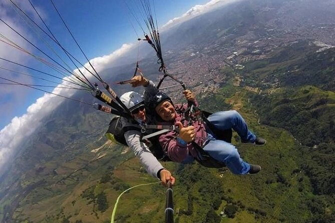 Paragliding Tour from Medellin with Transportation and Videos HD - San Félix Takeoff Access: The 2-Hour Stop That Builds the Moment