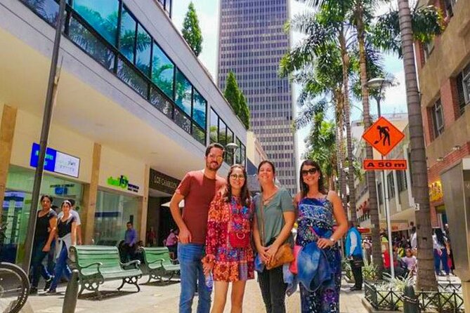Private City Tour Medellin with Comuna 13 Tour - Parques del Río: a calmer break in the middle of the day