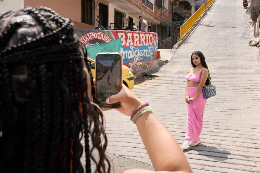 Private Tour Comuna 13 with Cable Car - Price and Value: Why $78 Can Make Sense