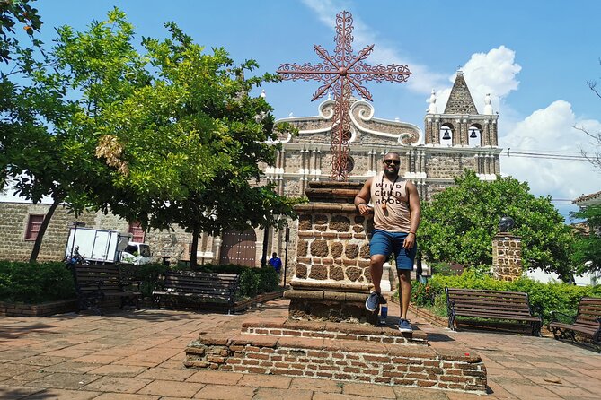 Santa Fe de Antioquia & Colonial Bridge Private Bilingual Guide - Why Santa Fe de Antioquia feels different from the usual Medellín tours