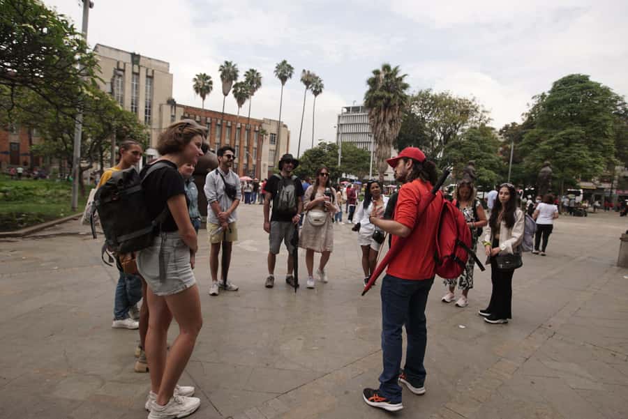 Shared Medellín Downtown Tour with Wireless Audio - Key things you’ll notice on this tour
