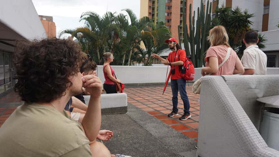 Shared Tour Medellin's Violence & Post-conflict after Pablo - Strategies, heroes, and communities: how Medellín fought back