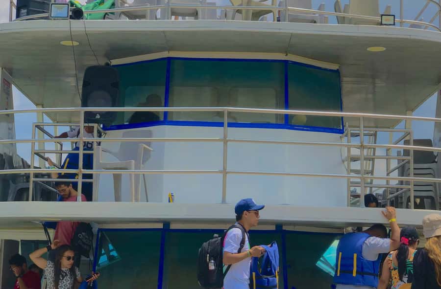 Tour Guatapé - Piedra del Peñol with departure from Medellín - Guatapé Lake cruise: the hour that changes how you see everything