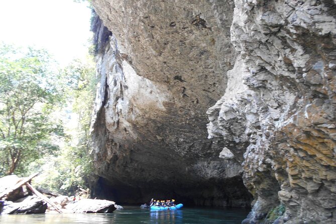 Tour to Río Claro and La Caverna del Cóndor - El Cóndor Cave speleology: the cave’s habitat, not just the rocks