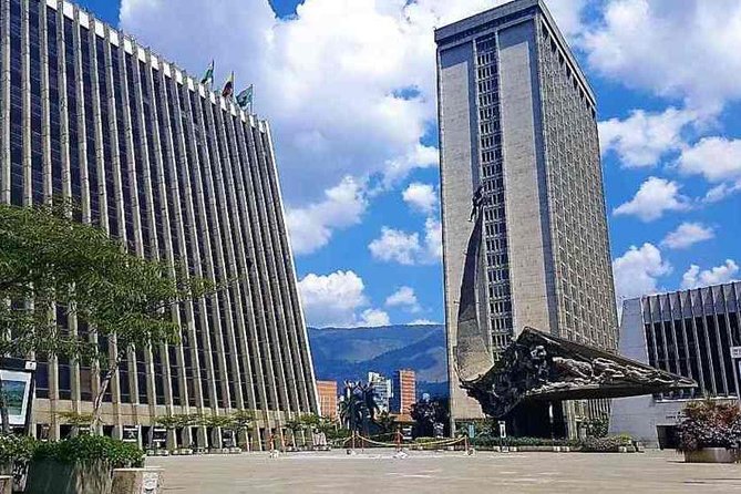Walking tour downtown Medellín - Why Downtown Medellín Works Best as a Walking Story